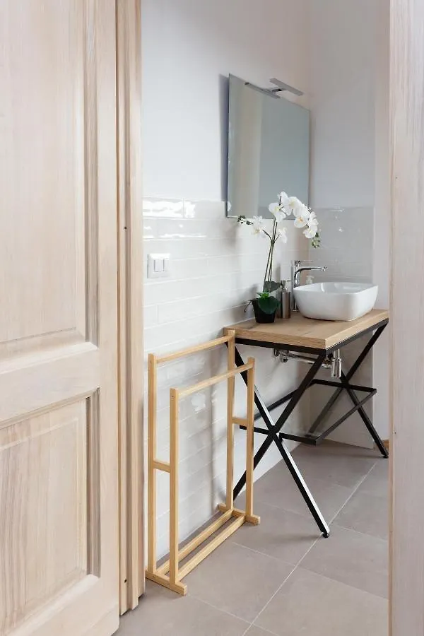 New Exclusive Melegnano Apartments- Near Train Station 0*,