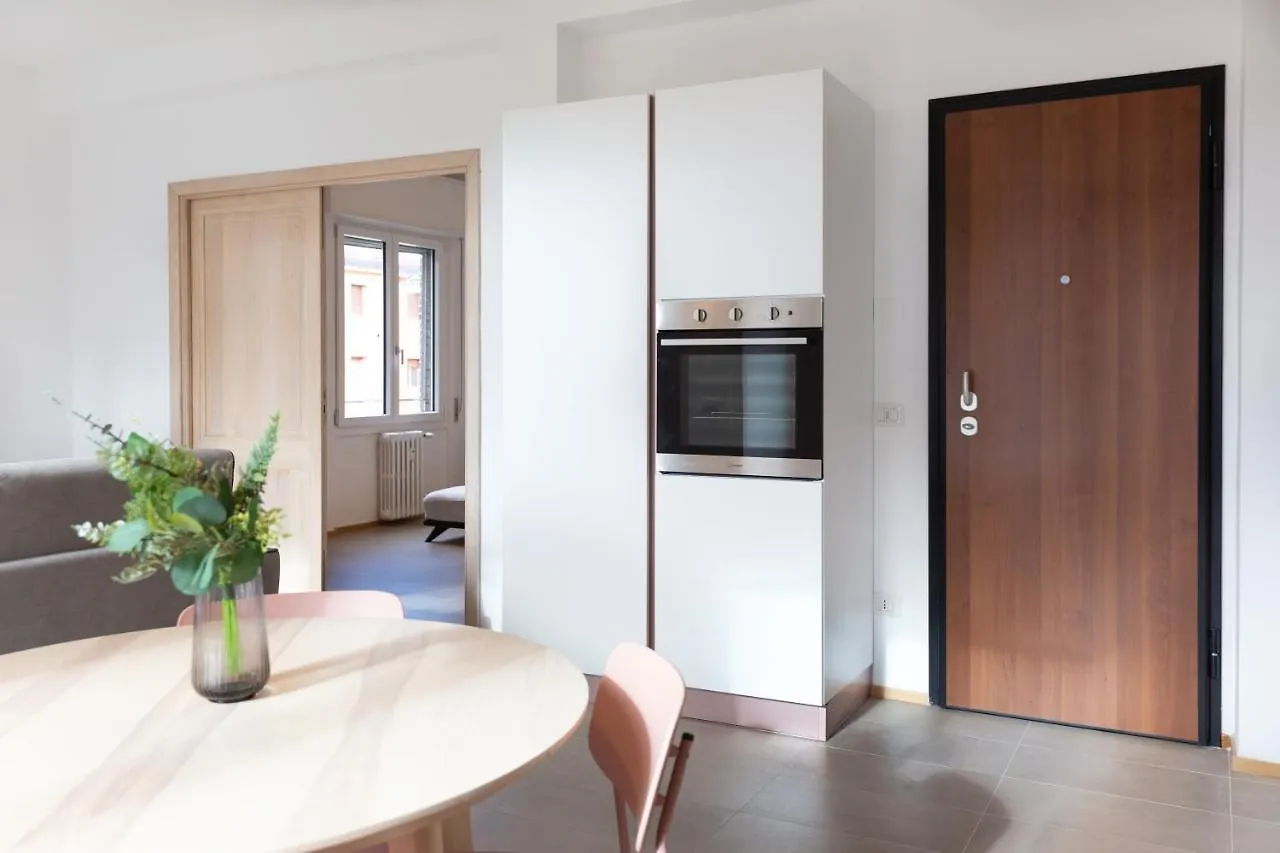 New Exclusive Melegnano Apartments- Near Train Station