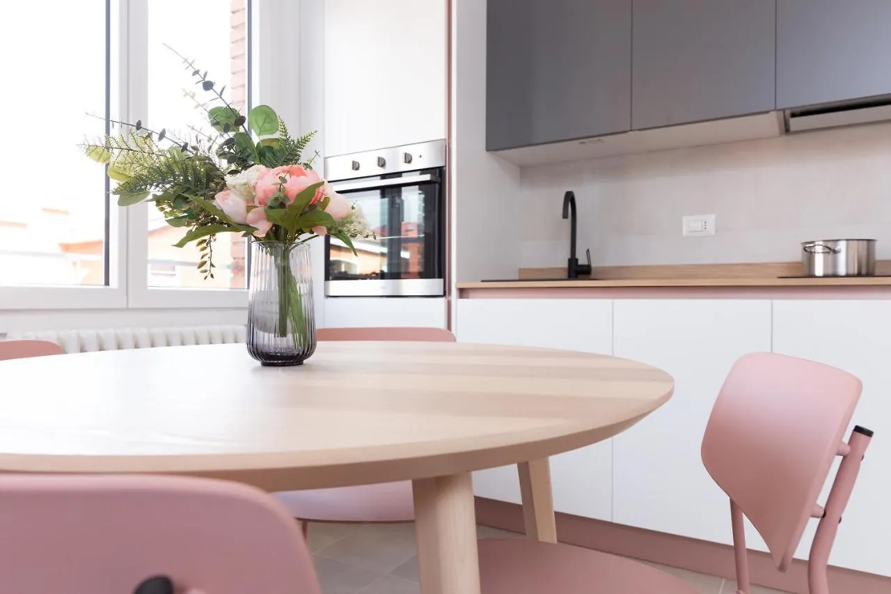 Apartamento New Exclusive Melegnano Apartments- Near Train Station Italia